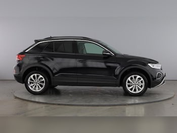 Used Volkswagen T-Roc 2025 for sale - 75604520: Photo