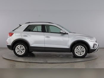 Used Volkswagen T-Roc 2023 for sale - 77515809: Photo