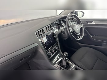 Used Volkswagen Golf 2018 for sale - 78251117: Photo