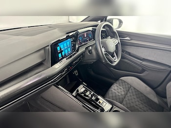 Used Volkswagen Golf 2023 for sale - 77888774: Photo