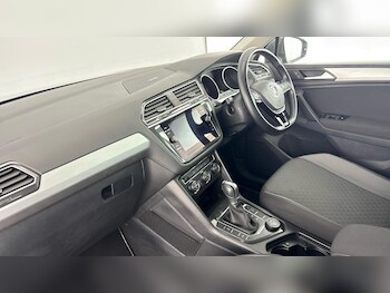 Used Volkswagen Tiguan 2019 for sale - 77602719: Photo