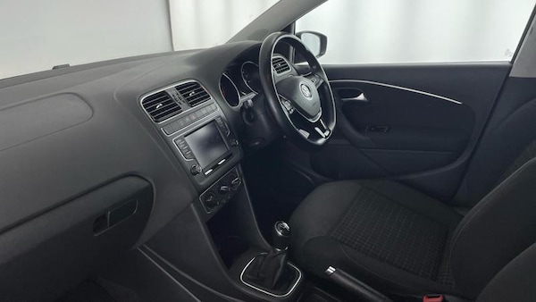 Used Volkswagen Polo 2017 for sale - 76262912: Photo 2