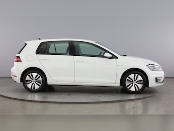 Used Volkswagen Golf 2019 for sale - 77676471: Photo