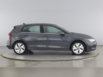 Used Volkswagen Golf 2024 for sale - 75945187: Photo