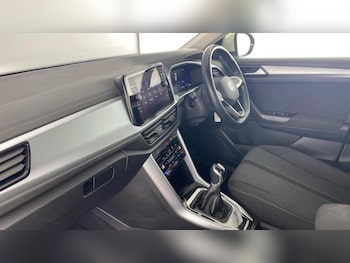 Used Volkswagen T-Roc 2022 for sale - 76662650: Photo