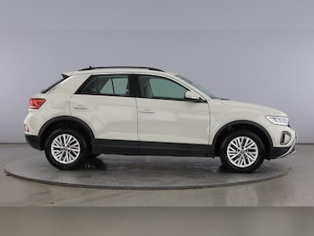 Used Volkswagen T-Roc 2022 for sale - 76662650: Photo