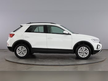 Used Volkswagen T-Roc 2023 for sale - 78531784: Photo