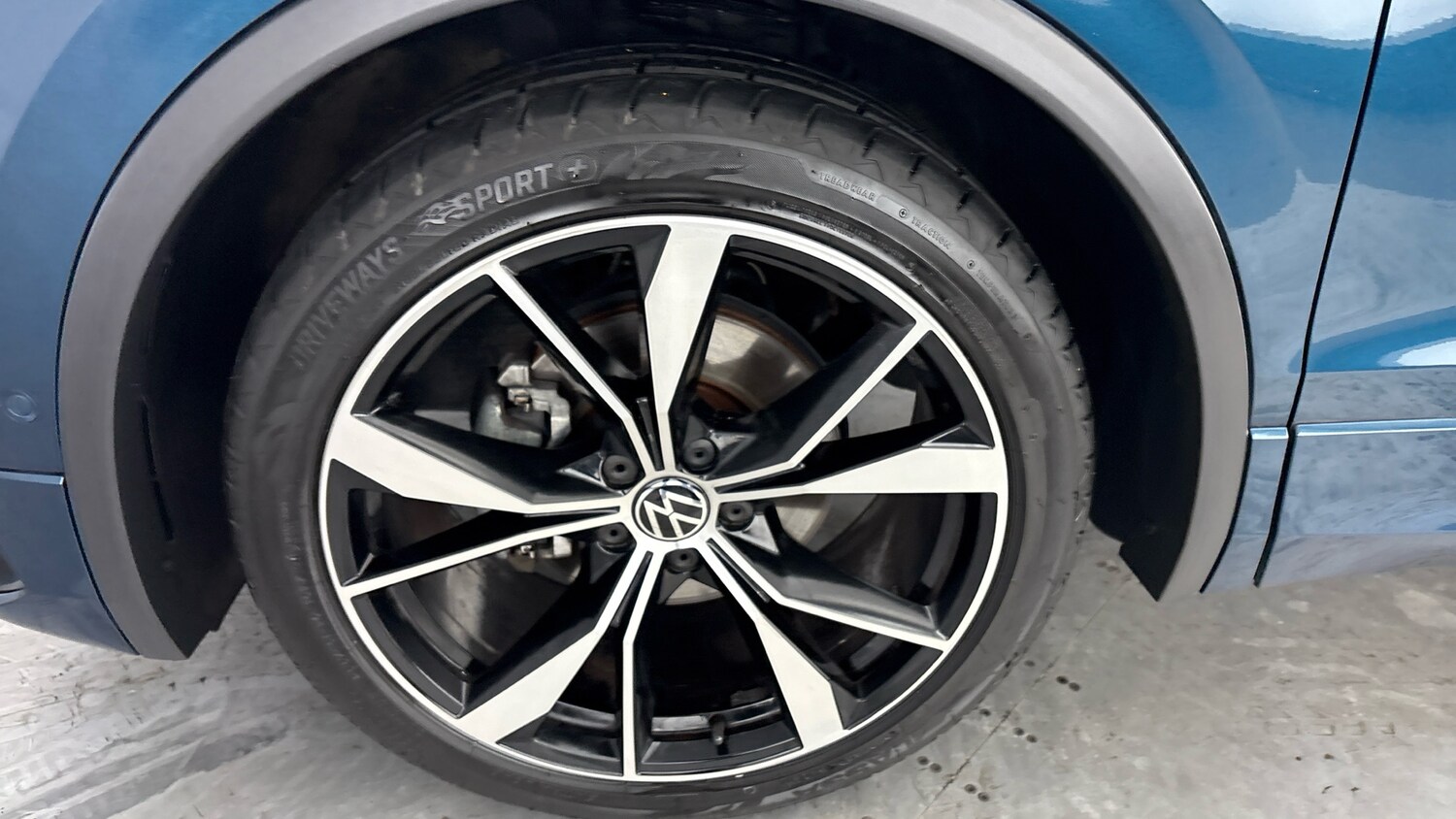 Used Volkswagen Tiguan 2023 for sale - 77888775: Photo 33