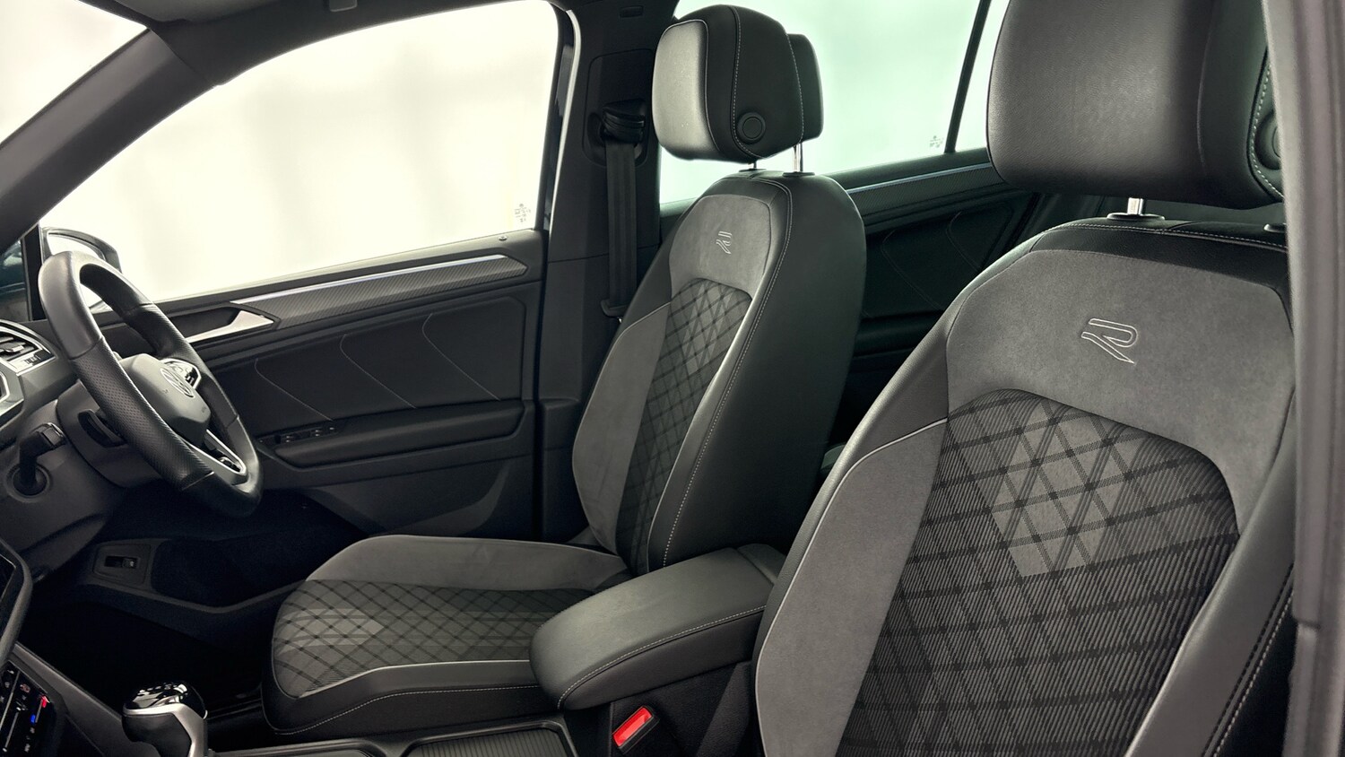 Used Volkswagen Tiguan 2023 for sale - 77888775: Photo 35