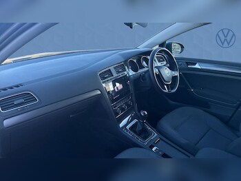 Used Volkswagen Golf 2018 for sale - 77220450: Photo