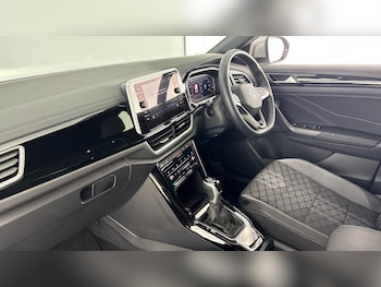 Used Volkswagen T-Roc 2023 for sale - 79054568: Photo