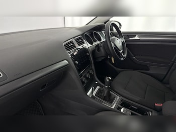 Used Volkswagen Golf 2019 for sale - 77318284: Photo