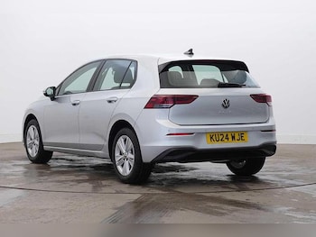 Used Volkswagen Golf 2024 for sale - 76590140: Photo
