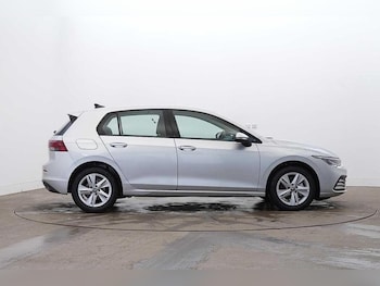 Used Volkswagen Golf 2024 for sale - 76590140: Photo