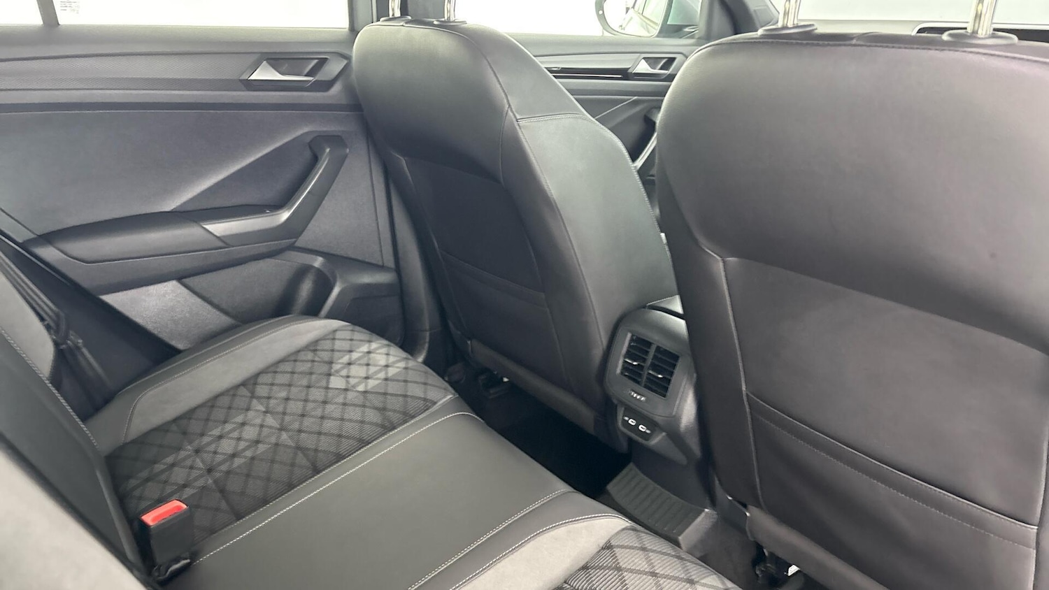 Used Volkswagen T-Roc 2022 for sale - 77718167: Photo 29