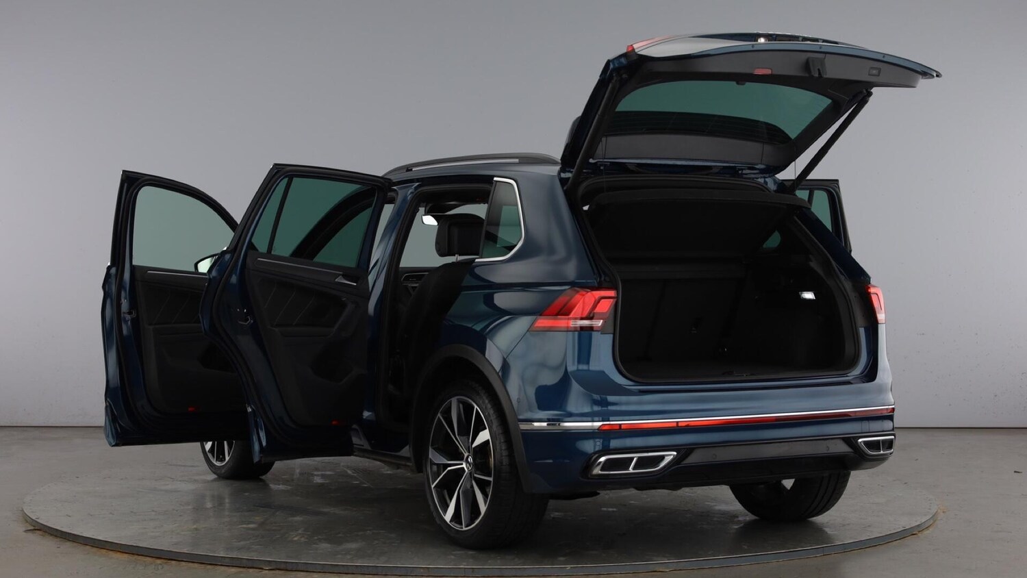 Used Volkswagen Tiguan 2023 for sale - 77701425: Photo 11