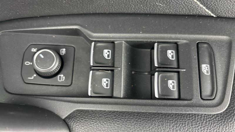 Used Volkswagen Tiguan 2016 for sale - 76766988: Photo 24