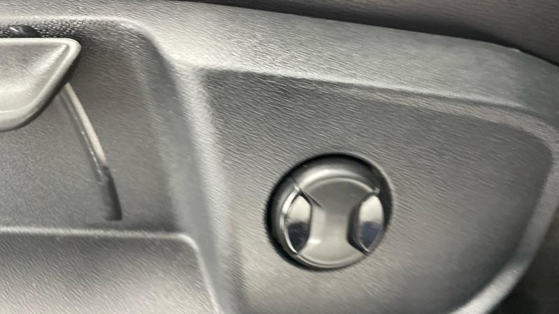 Used Volkswagen T-Roc 2023 for sale - 76541433: Photo 20