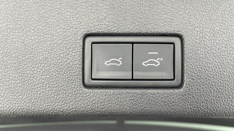 Used Volkswagen Touareg 2023 for sale - 75945228: Photo 37