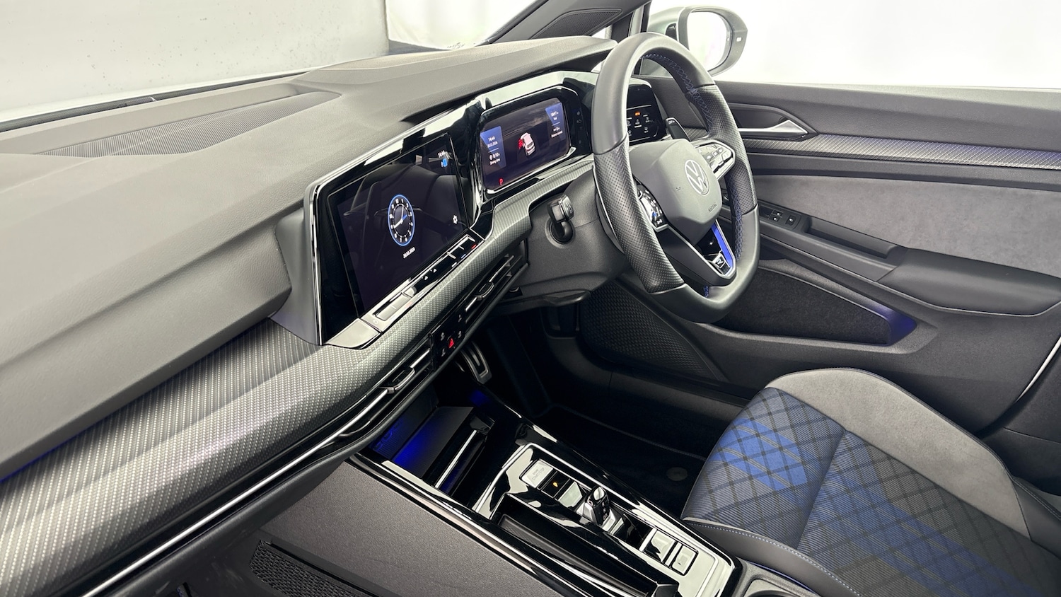 Used Volkswagen Golf 2023 for sale - 77635538: Photo 2