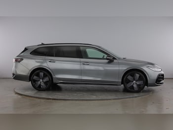 Used Volkswagen Passat 2025 for sale - 77630881: Photo