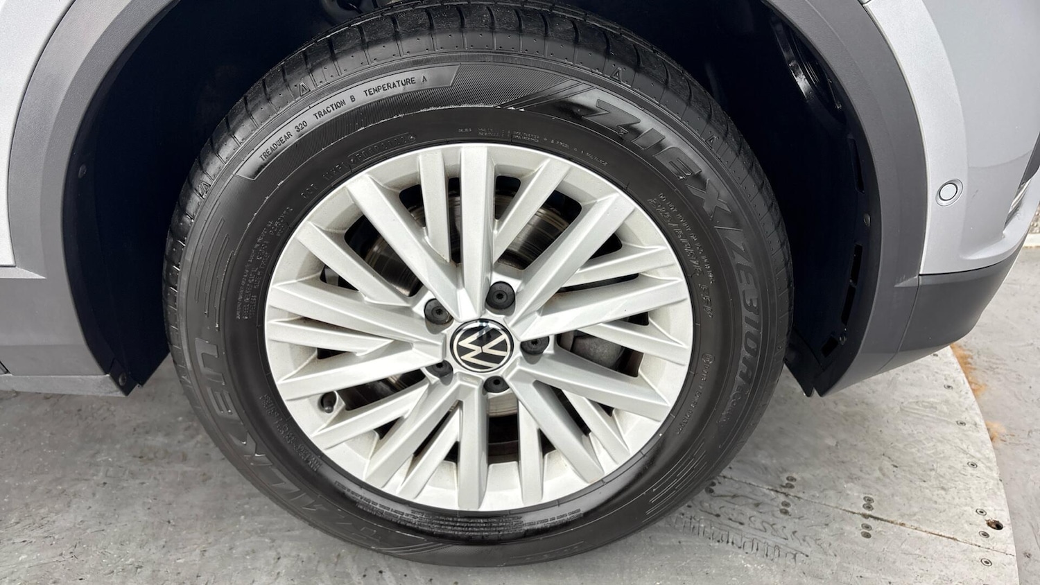 Used Volkswagen T-Roc 2023 for sale - 77602618: Photo 5