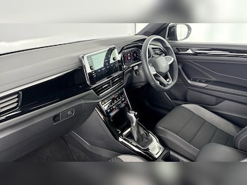 Used Volkswagen T-Roc 2025 for sale - 77602524: Photo