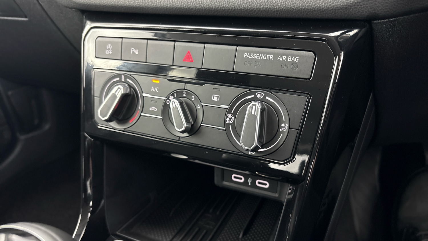 Used Volkswagen T-Cross 2025 for sale - 77662707: Photo 14