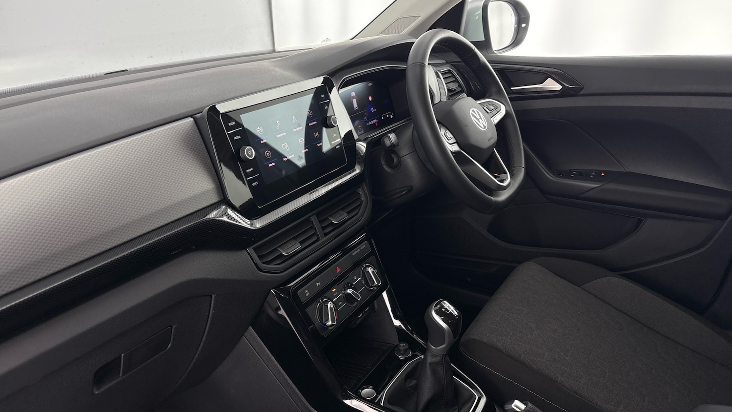 Used Volkswagen T-Cross 2025 for sale - 77662707: Photo 2