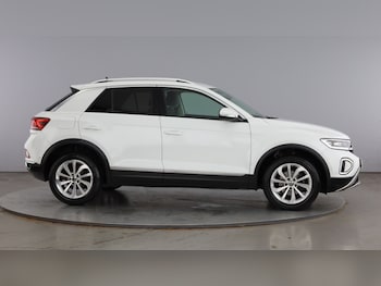 Used Volkswagen T-Roc 2023 for sale - 79283585: Photo