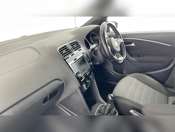 Used Volkswagen Polo 2017 for sale - 76541434: Photo