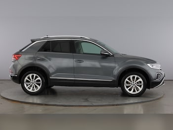 Used Volkswagen T-Roc 2023 for sale - 78091243: Photo