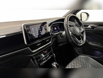 Used Volkswagen T-Roc 2022 for sale - 77506368: Photo