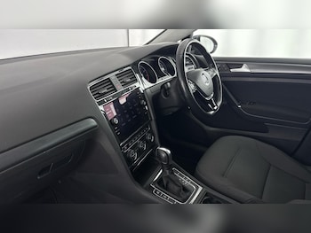 Used Volkswagen Golf 2020 for sale - 77750120: Photo