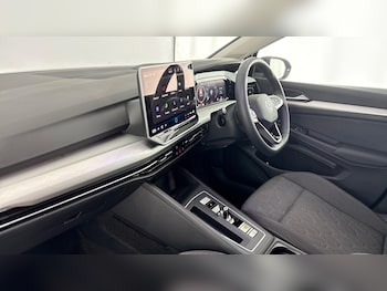 Used Volkswagen Golf 2025 for sale - 79111795: Photo