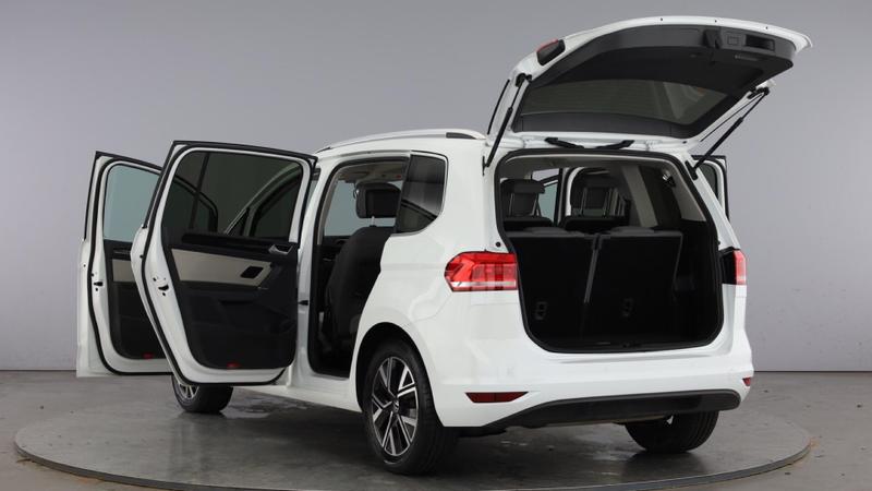 Used Volkswagen Touran 2023 for sale - 77128256: Photo 11