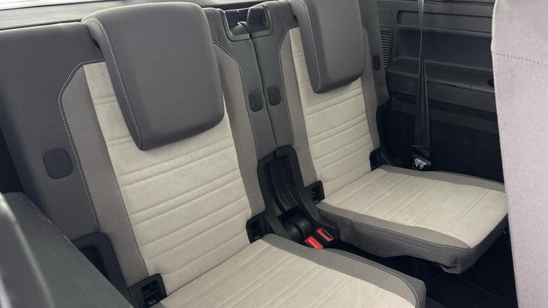 Used Volkswagen Touran 2023 for sale - 77128256: Photo 31