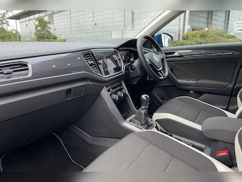 Used Volkswagen T-Roc 2021 for sale - 79545821: Photo