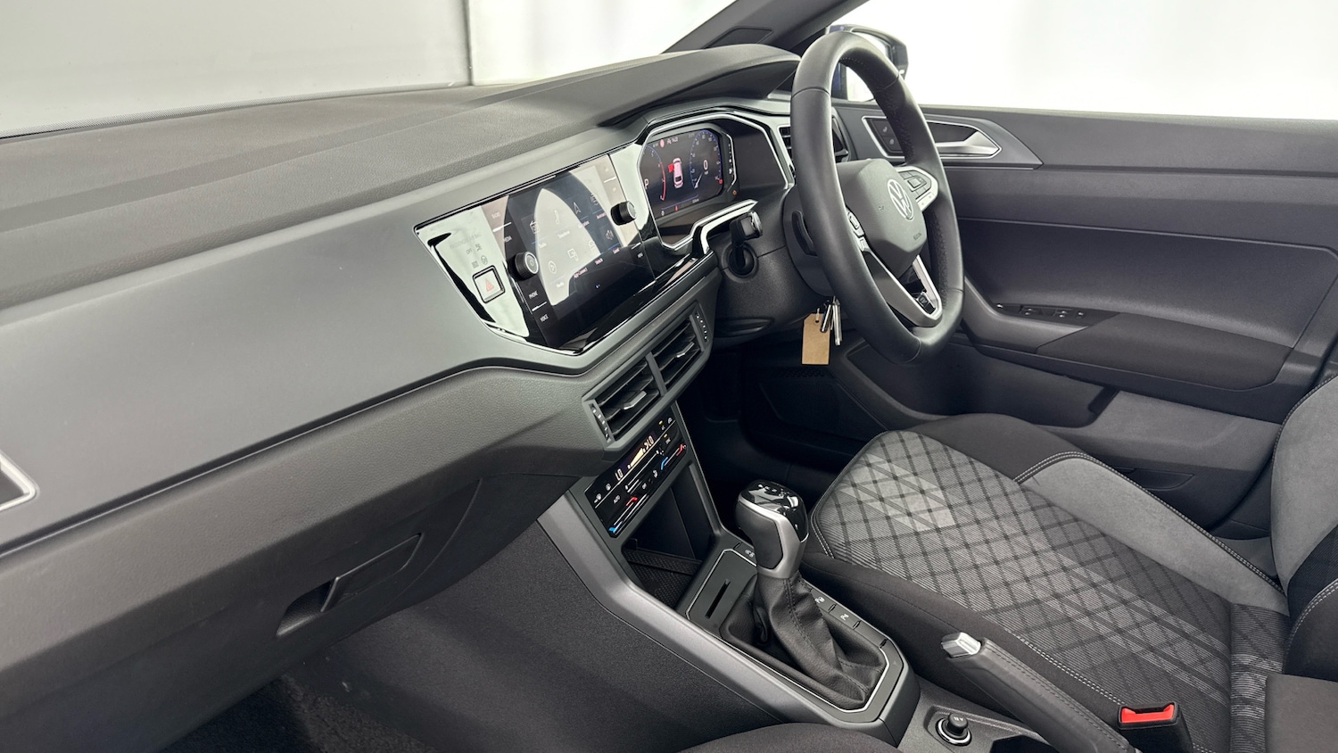 Used Volkswagen Polo 2024 for sale - 78081186: Photo 2