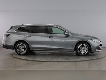 Used Volkswagen Passat 2025 for sale - 77515699: Photo