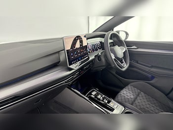 Used Volkswagen Golf 2026 for sale - 79111794: Photo