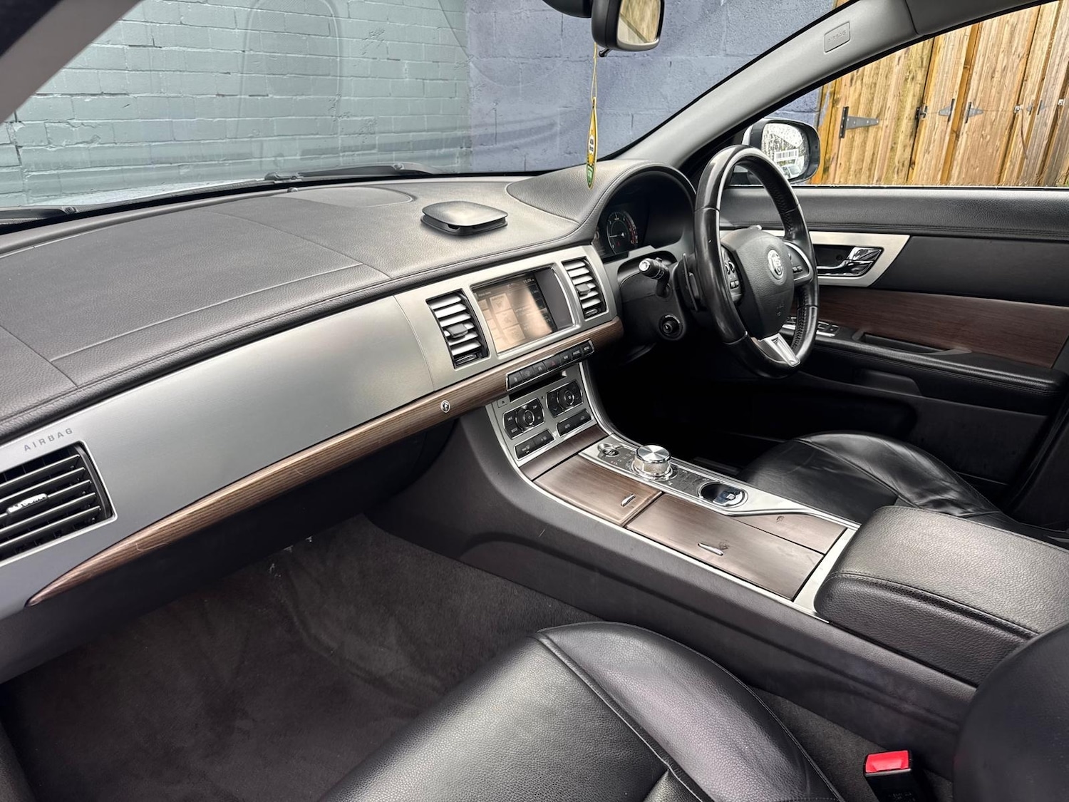 Used Jaguar XF 2011 for sale - 76532523: Photo 18