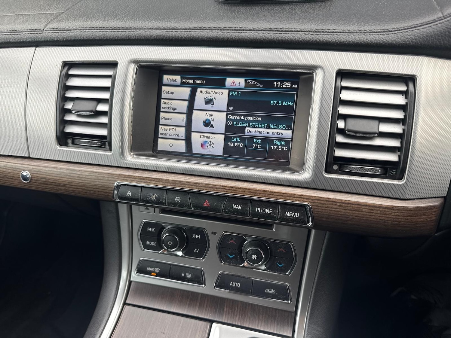 Used Jaguar XF 2011 for sale - 76532523: Photo 21