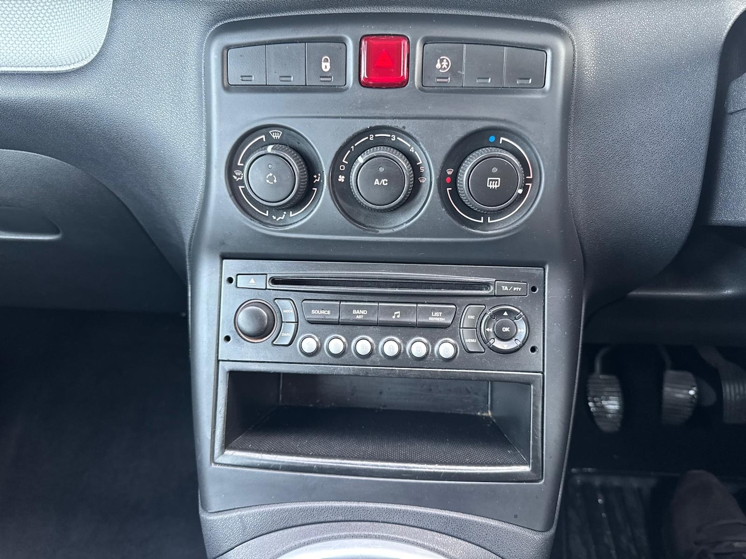 Used Citroen C3 Picasso 2010 for sale - 76533442: Photo 19