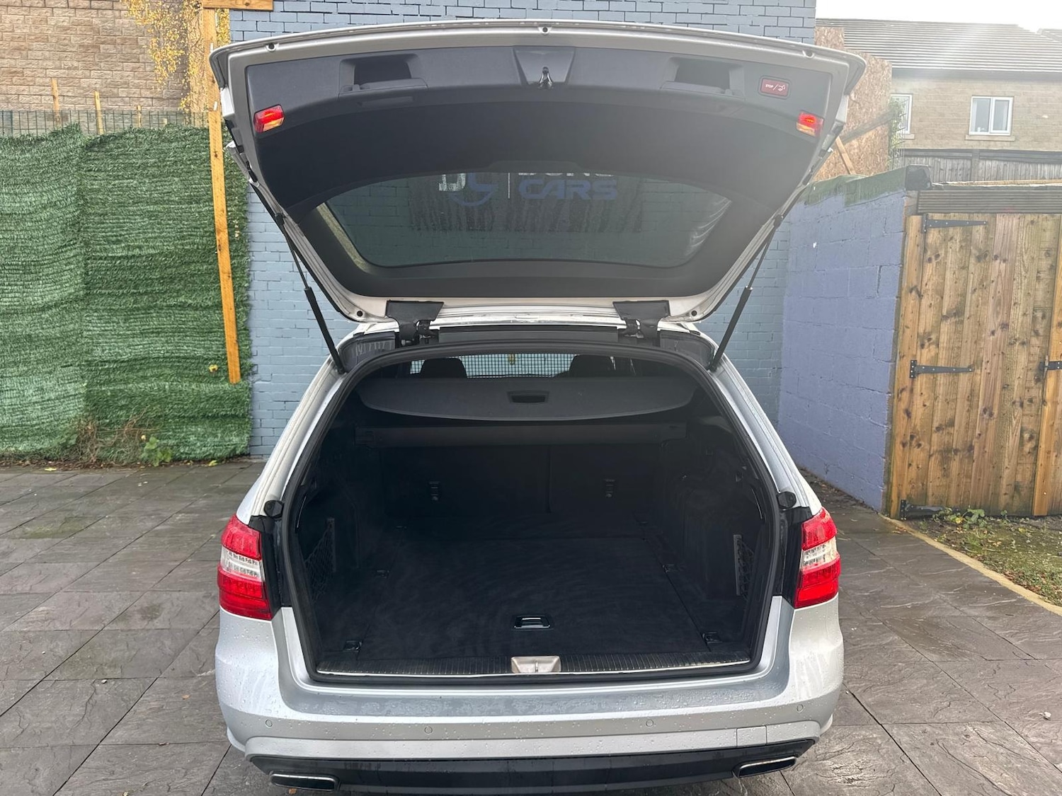 Used Mercedes-Benz E Class 2012 for sale - 76532557: Photo 16