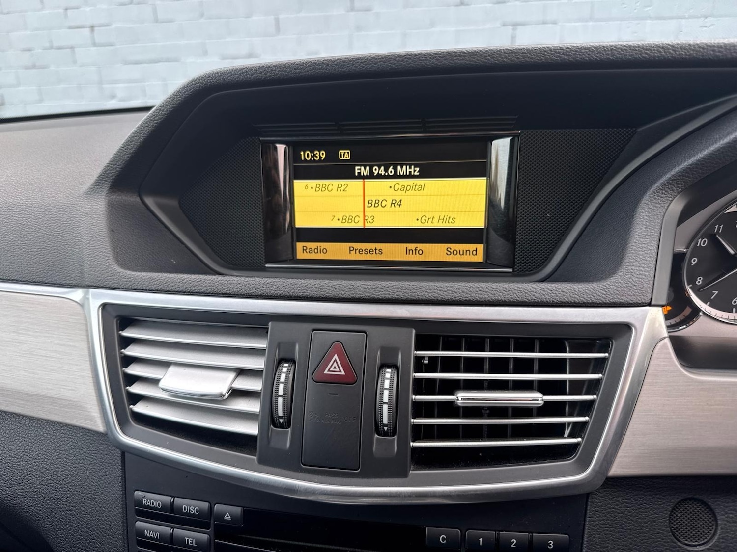 Used Mercedes-Benz E Class 2012 for sale - 76532557: Photo 23