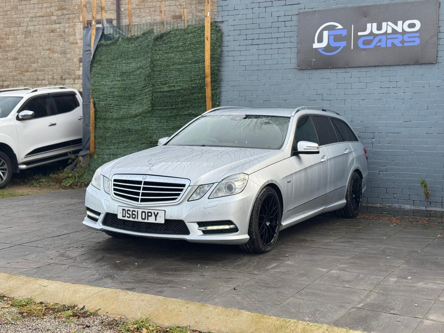 Used Mercedes-Benz E Class 2012 for sale - 76532557: Photo 3