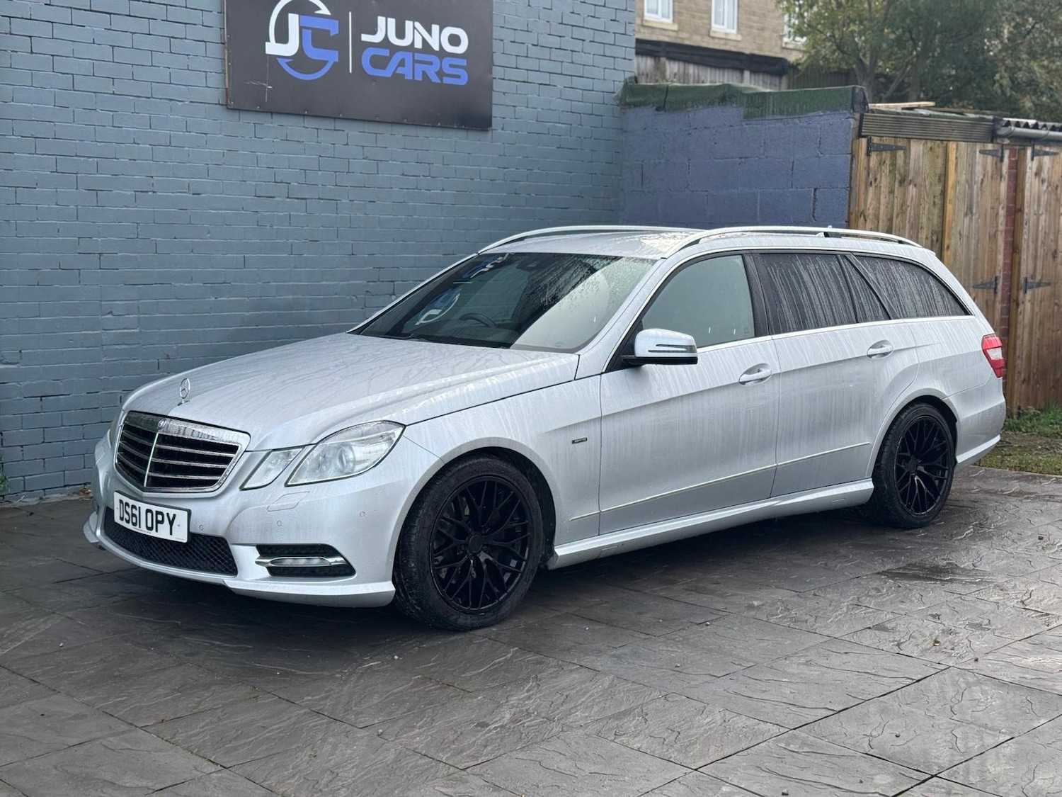 Used Mercedes-Benz E Class 2012 for sale - 76532557: Photo 4