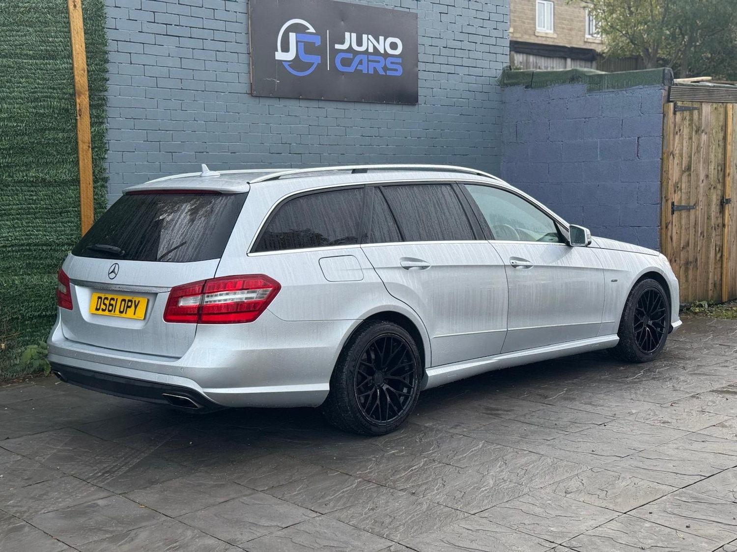 Used Mercedes-Benz E Class 2012 for sale - 76532557: Photo 5