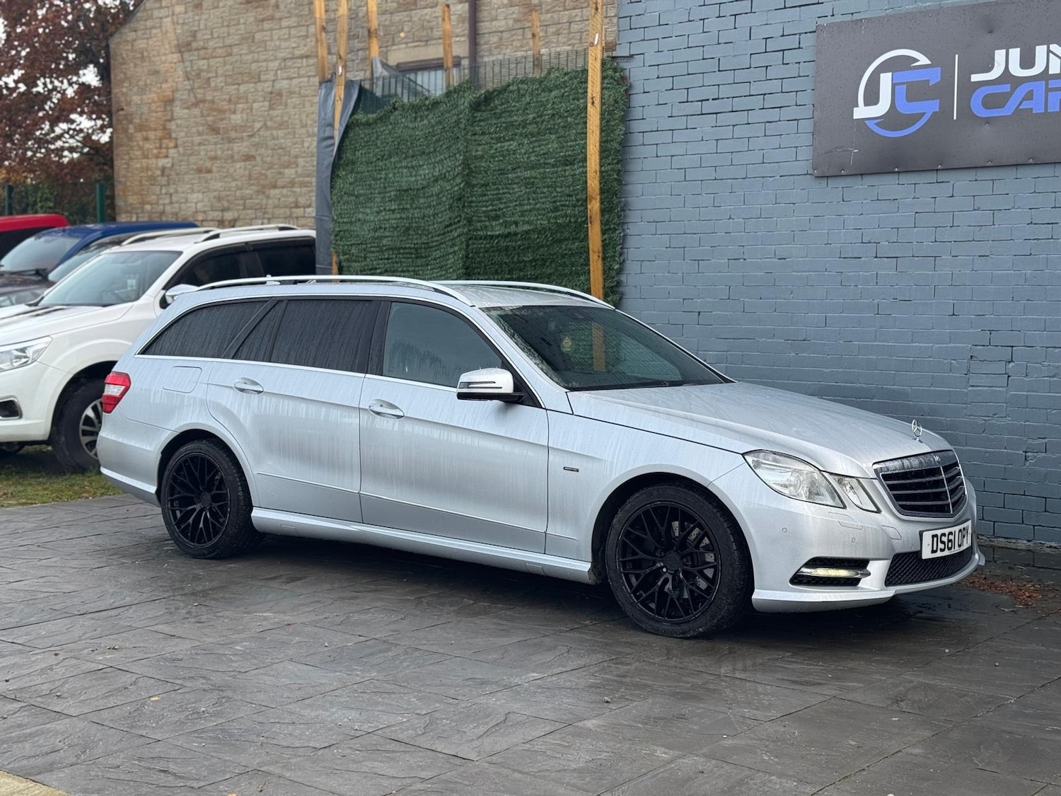 Used Mercedes-Benz E Class 2012 for sale - 76532557: Photo 8